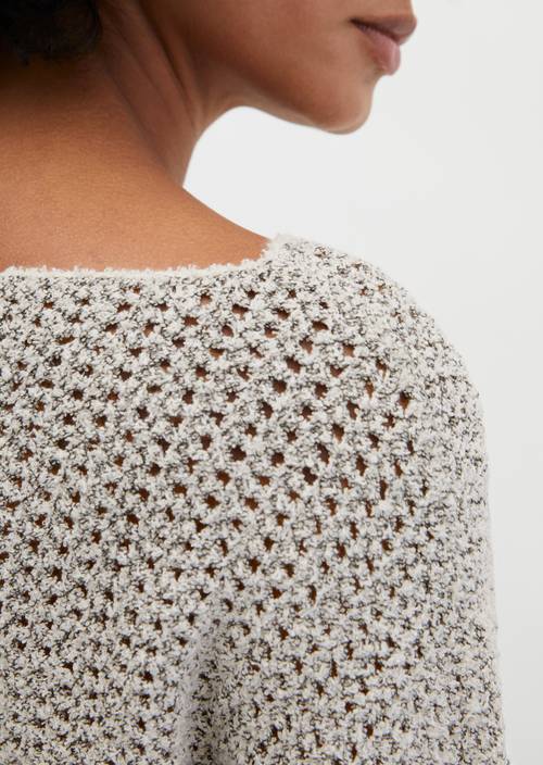 Ajour-Pullover loose Offwhite in Detailansicht