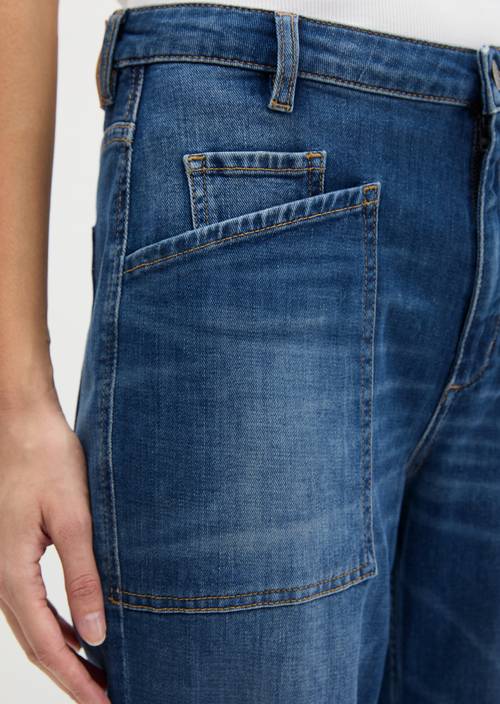 Jeans modelo Iva boyfriend Dark Blue en vista detallada