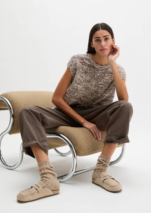 Oversized gebreide trui zonder mouwen Medium Brown in vooraanzicht