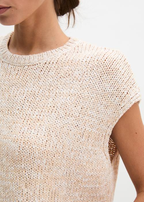 Oversized gebreide trui zonder mouwen Light Beige in detailaanzicht