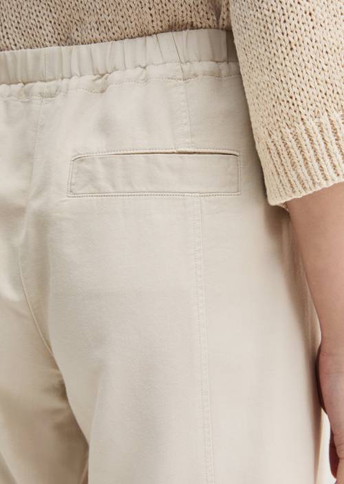 Pantaloni larghi Grey Silk in vista dettagliata