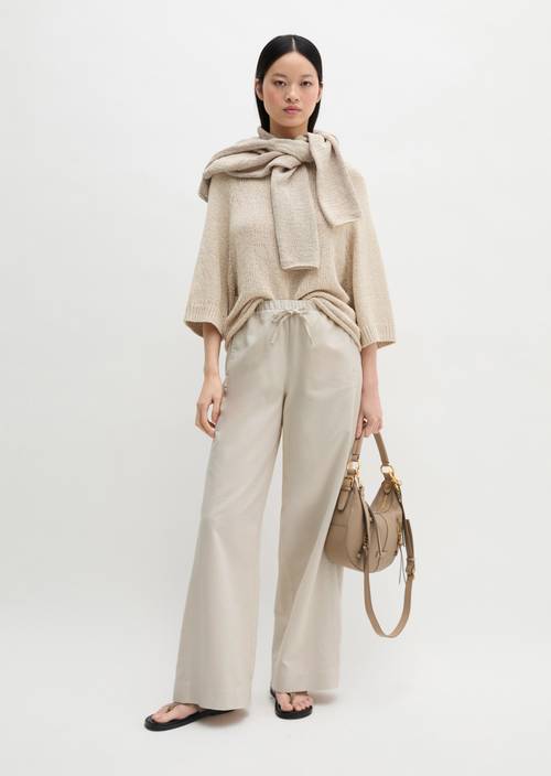 Pantaloni larghi Grey Silk in vista frontale