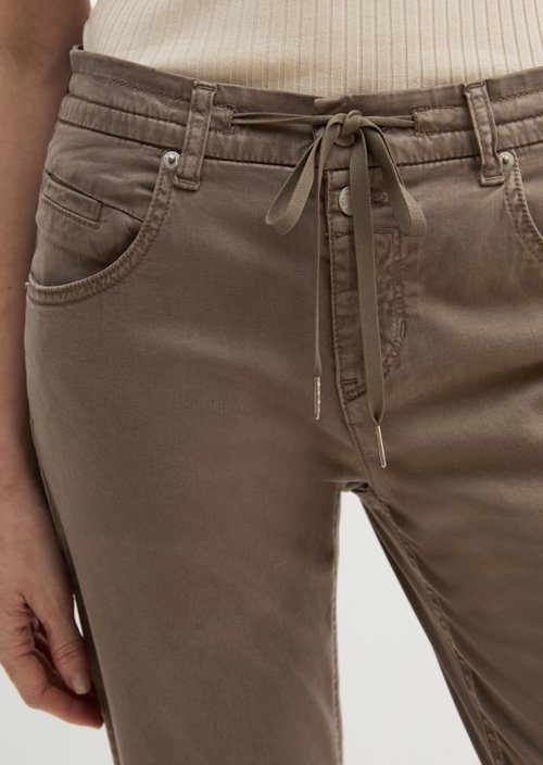 Pants model Theda boyfriend cropped — Chalky Brown