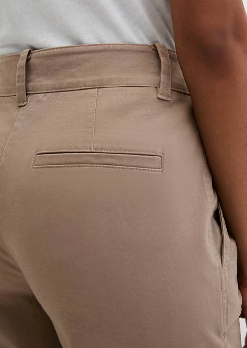 Straight Leg Pants Chalky Brown in Detailansicht