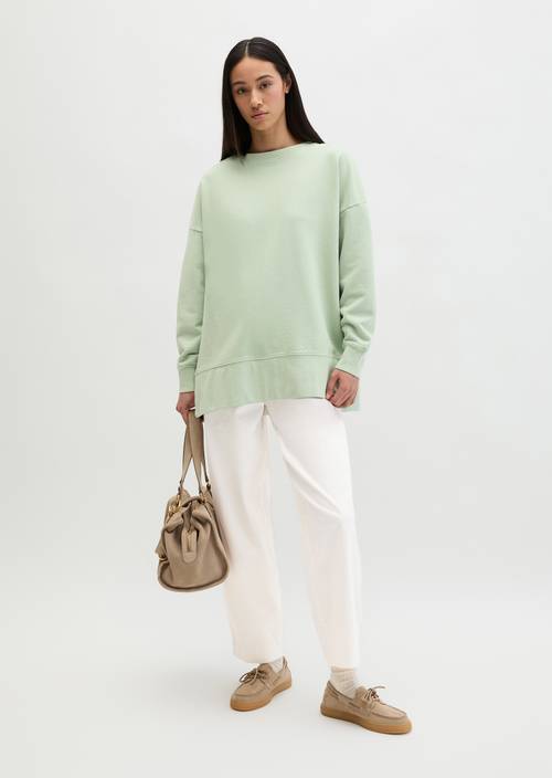 Logo-Sweatshirt loose Calm Sage in Frontalansicht