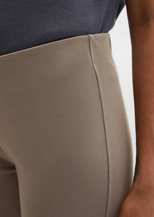 Jerseyhose slim Chalky Brown in Detailansicht