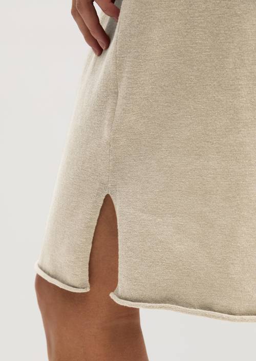 Losse gebreide jurk Earthy Taupe in detailaanzicht