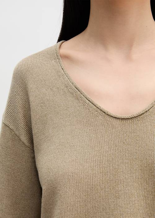 Oversize-Pullover Earthy Taupe in Detailansicht