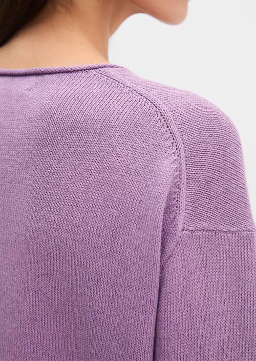 Oversize-Pullover Warm Lilac in Detailansicht