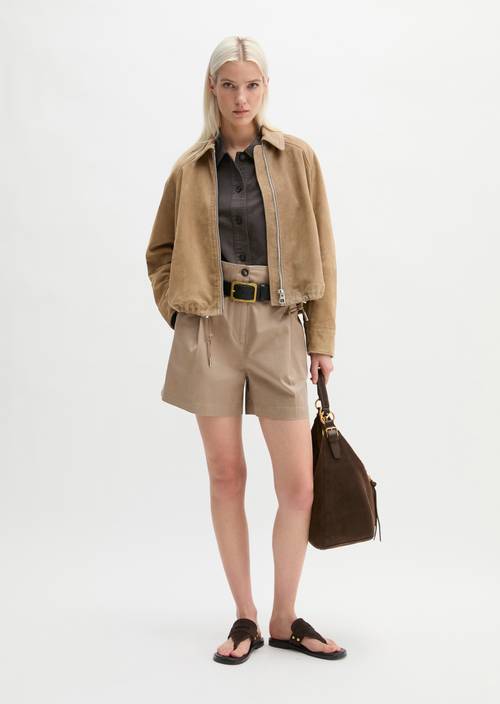 Paperbag shorts wide Earthy Taupe in front view