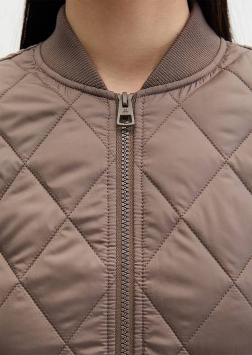 Verstaubare Steppweste MOP x Function Chalky Brown in Detailansicht