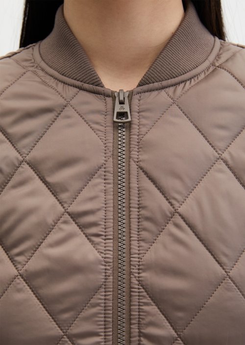 Stowable quilted vest MOP x Function — Chalky Brown
