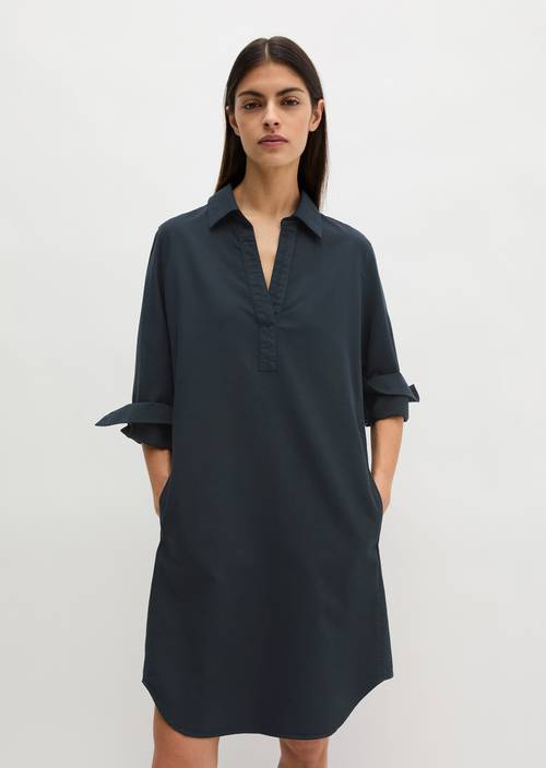 Robe chemisier relaxed Deep Night Blue en vue de face