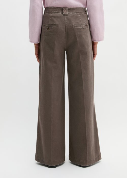 Trousers model Margo wide — Chalky Brown