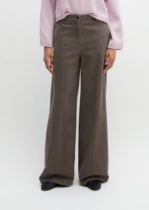 Trousers model Margo wide — Chalky Brown