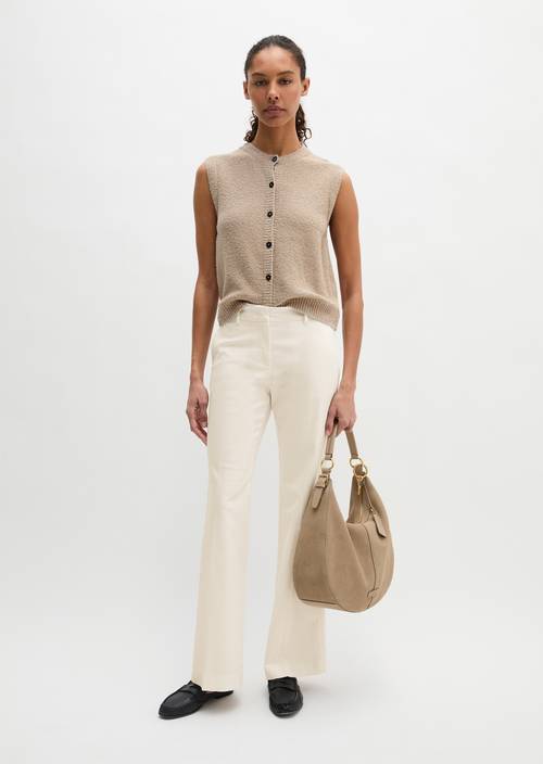 Hose Model Marthe flared White Cotton in Frontalansicht