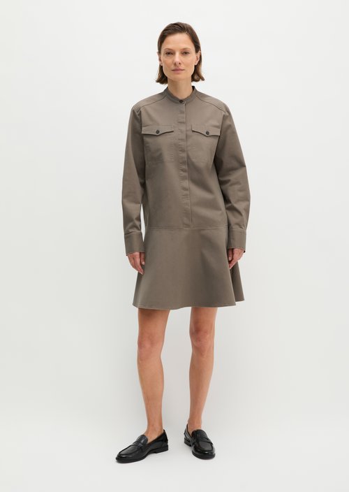 Relaxed short dress — Chalky Brown