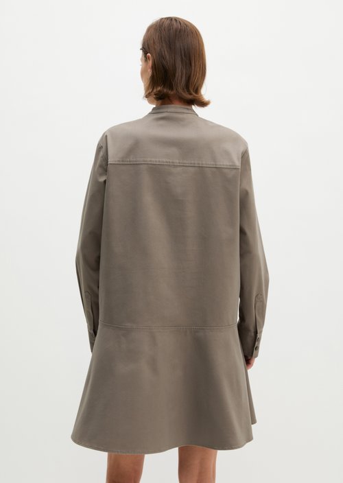 Relaxed short dress — Chalky Brown