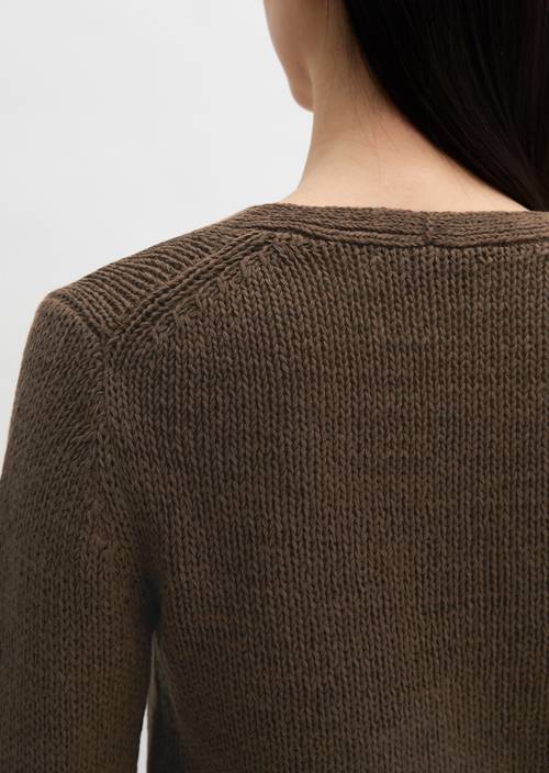 Kardigan slim Burnt Coffee Melange w widoku szczegółowym