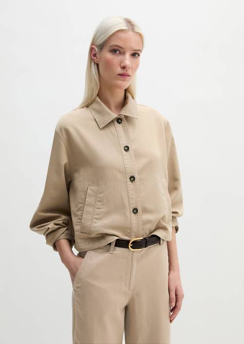 Indoor jacket A-Shape Earthy Taupe in front view