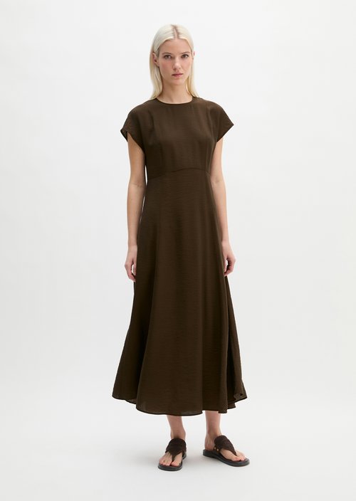 Crinkle dress regular — Burnt Coffee