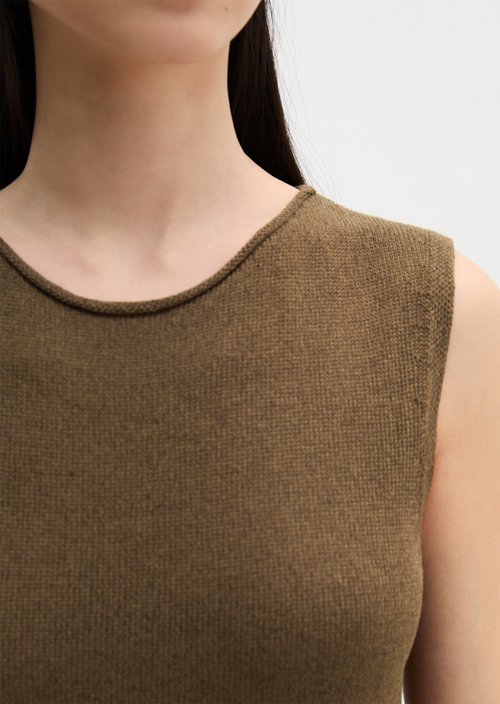 Sleeveless knitted dress shaped — Burnt Coffee Melange