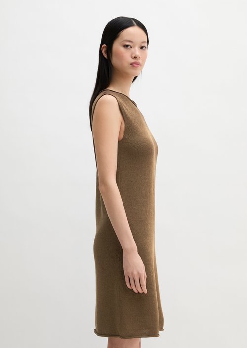 Sleeveless knitted dress shaped — Burnt Coffee Melange