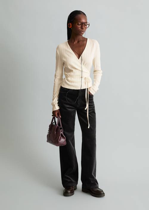 Pantalon en velours côtelé modèle Tomma wide Black en vue de face