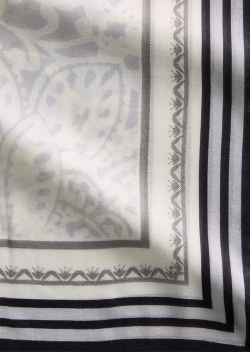 Schal — Light Blue (alternate view)