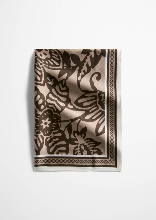 Chal Medium Brown en vista frontal