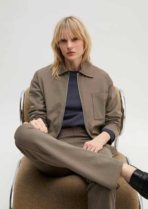 Giacca in jersey con cerniera sciolta Chalky Brown in vista frontale