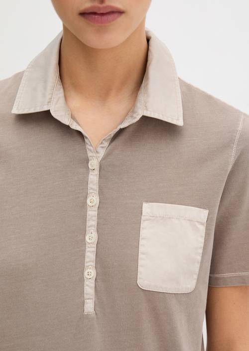 Poloshirt korte mouw slim Earthy Taupe in detailaanzicht