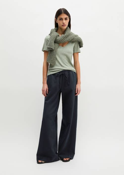 DfC Maglietta con scollo a V regular Fresh Sage in vista frontale