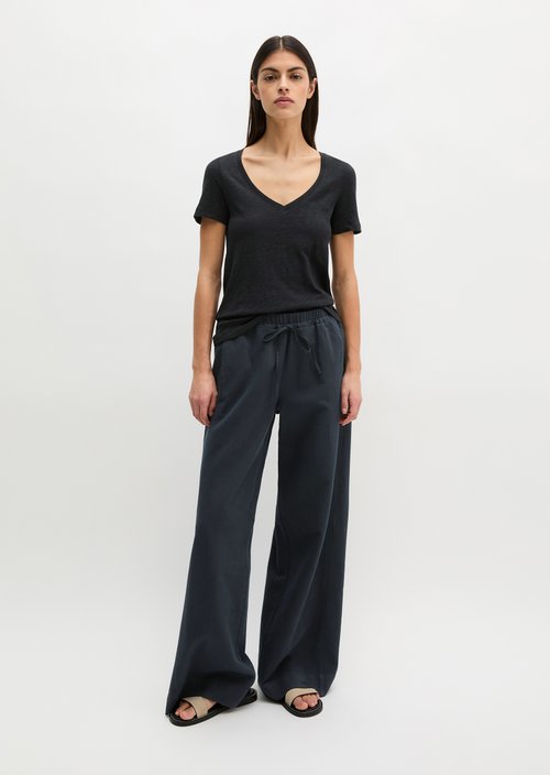 DfC V-Neck-T-Shirt regular — Deep Night Blue