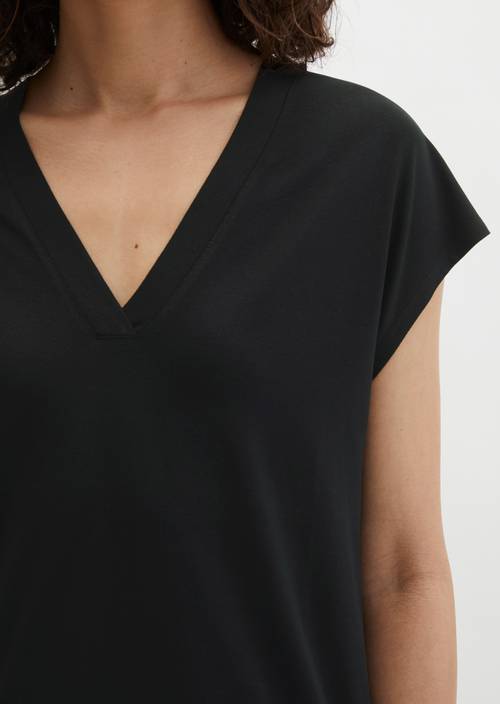 Blusa de punto sin mangas relajada Black en vista detallada