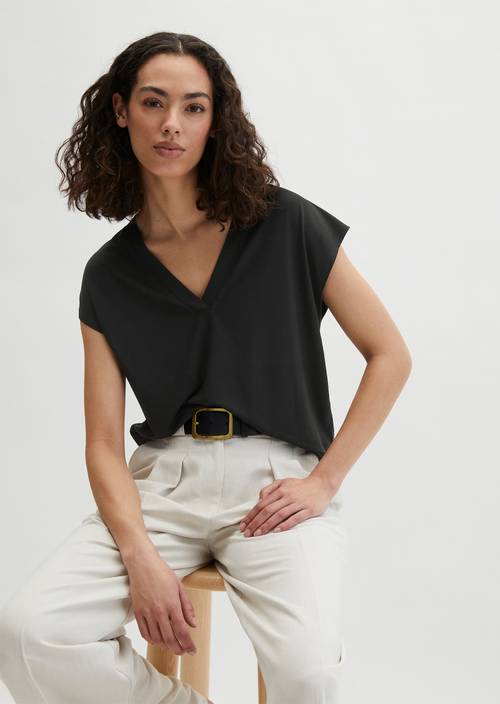 Blusa de punto sin mangas relajada Black en vista frontal