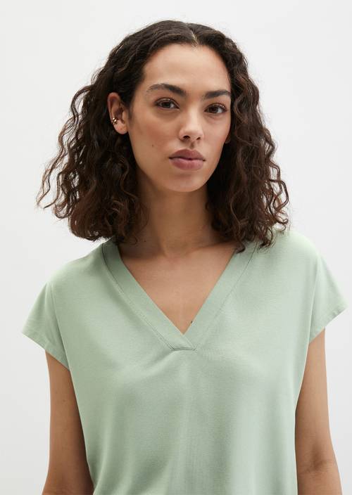 Blusa de punto sin mangas relajada Fresh Sage en vista frontal