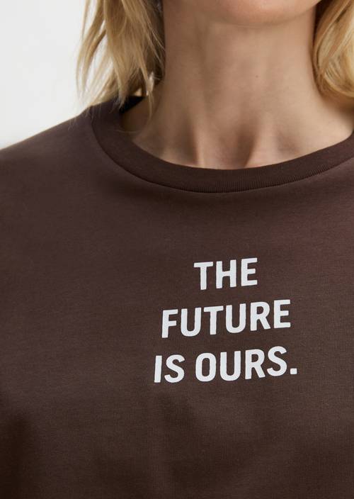 Woman's Day T-Shirt regular Burnt Coffee in Detailansicht