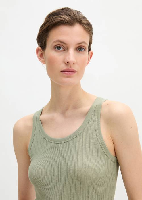 Ripp-Tanktop slim Fresh Sage in Frontalansicht
