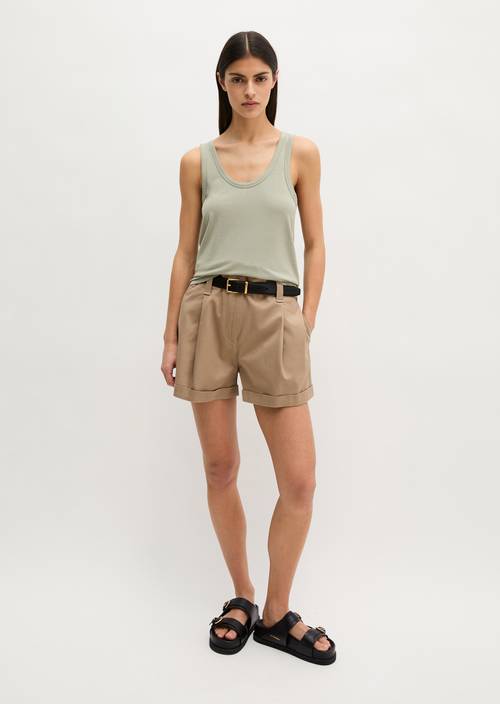 Tanktop slim Fresh Sage in Frontalansicht