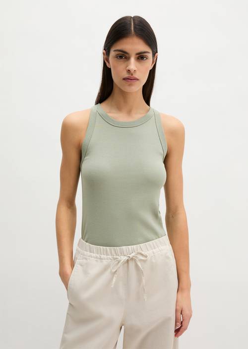Tanktop slim Fresh Sage in Frontalansicht