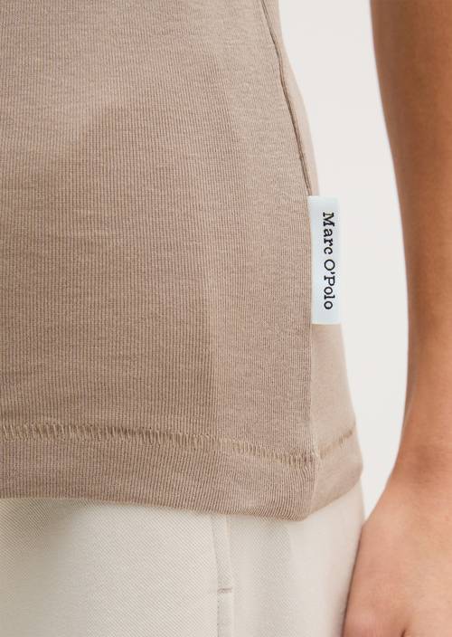 Camiseta de tirantes normal Earthy Taupe en vista detallada