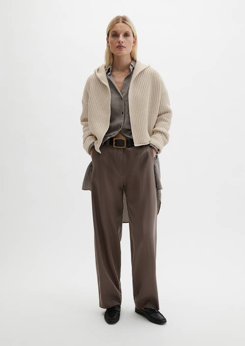 Cárdigan oversize con capucha Linen Beige en vista frontal