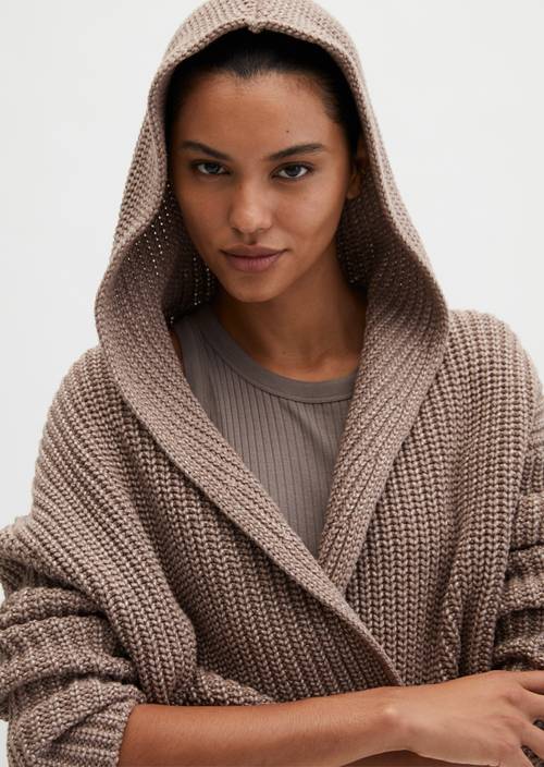 Cárdigan oversize con capucha Chalky Brown en vista detallada
