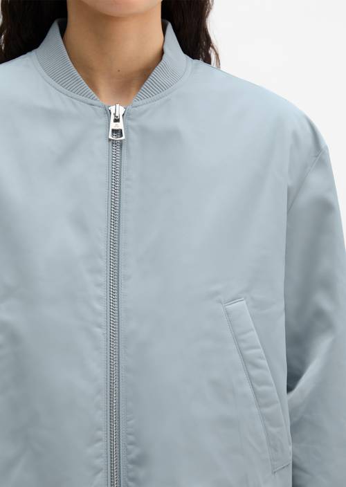 Aviator-style blouson regular cropped Grey Horizon in detail view