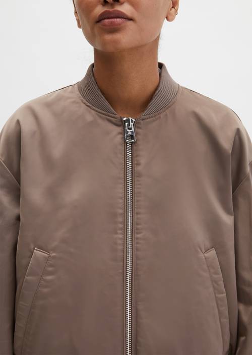 Aviator-style blouson regular cropped Chalky Brown in detail view