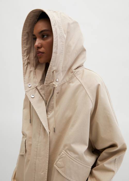 Cape-Jacke mit Kapuze relaxed garment-dyed Linen Beige in Detailansicht