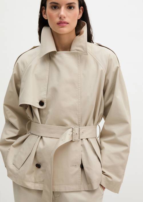 Veste trench régulière Linen Beige in detailaanzicht