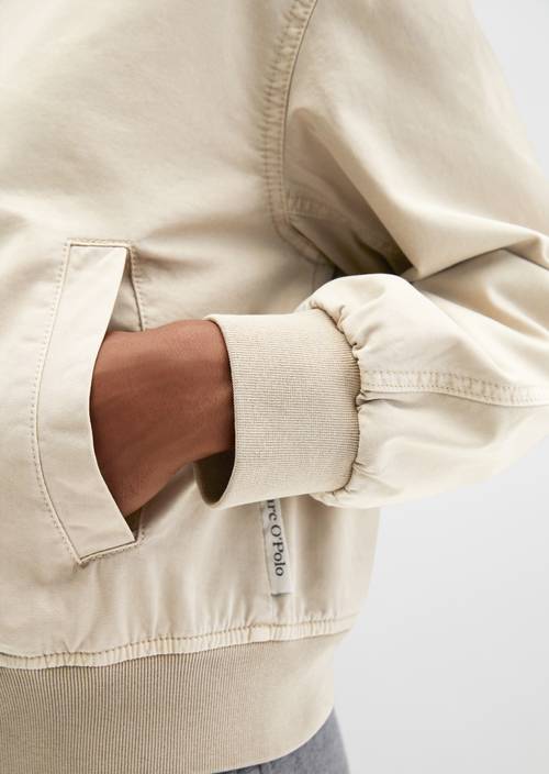 Twill-Blouson regular garment-dyed Linen Beige in Detailansicht