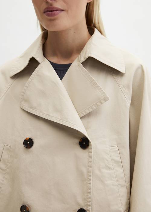 Relaxte trenchcoat Linen Beige in detailaanzicht
